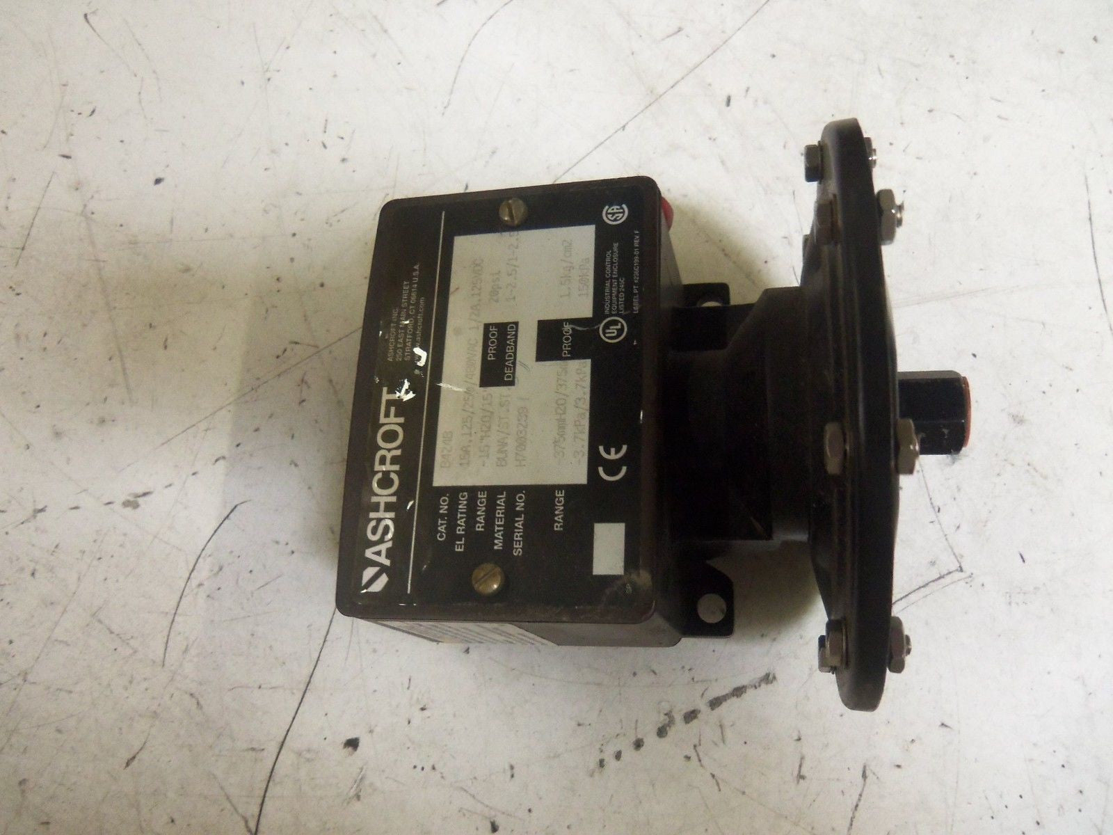 LOT OF 2 ASHCROFT B424B *USED*