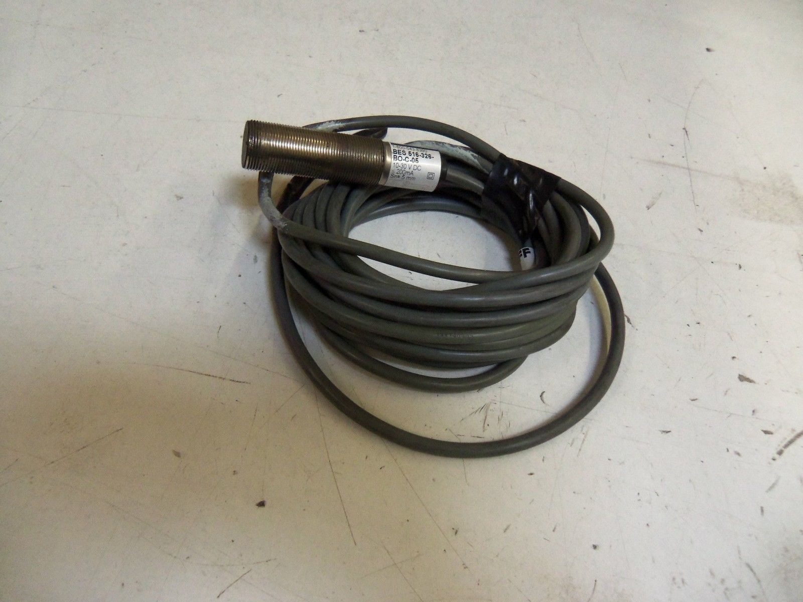 LOT OF 2 BALLUFF BES 516-326-BO-C-05 *USED*