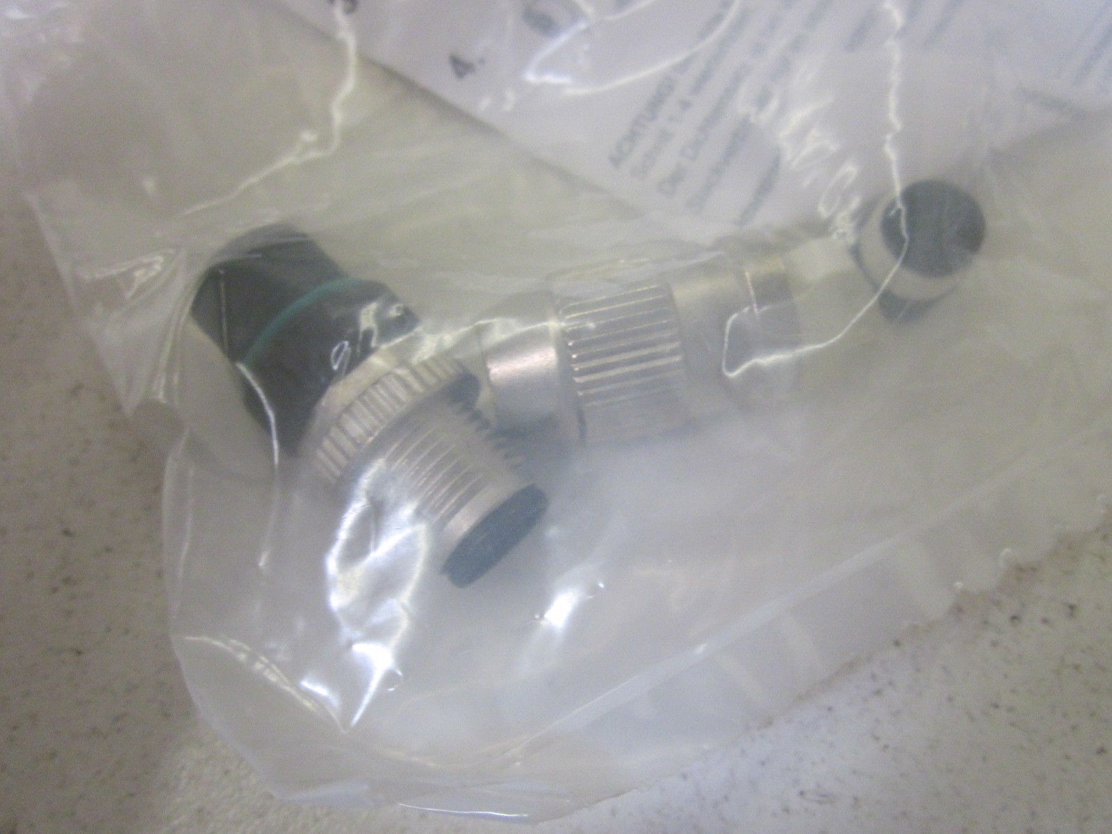LOT OF 2  BALLUFF BKS-S109-RT14 *NEW IN A FACTORY BAG*