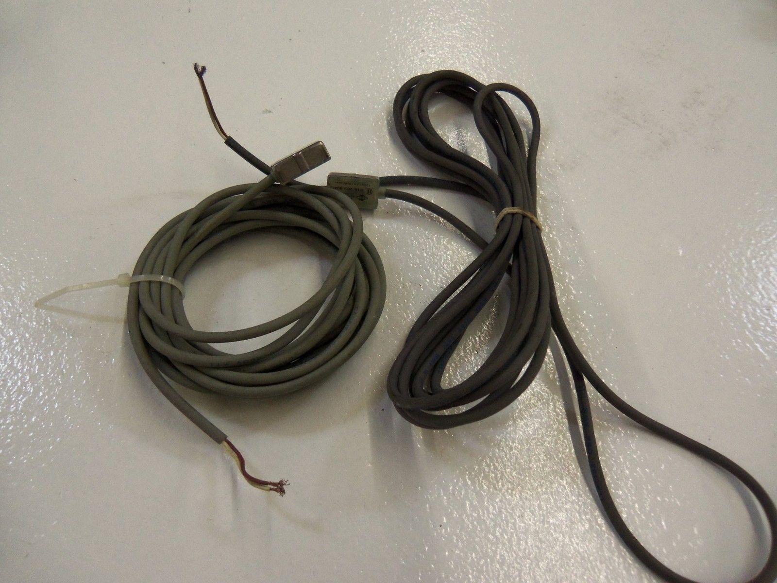LOT OF 2 CANFIELD CONNECTOR 810-200-004C *USED*