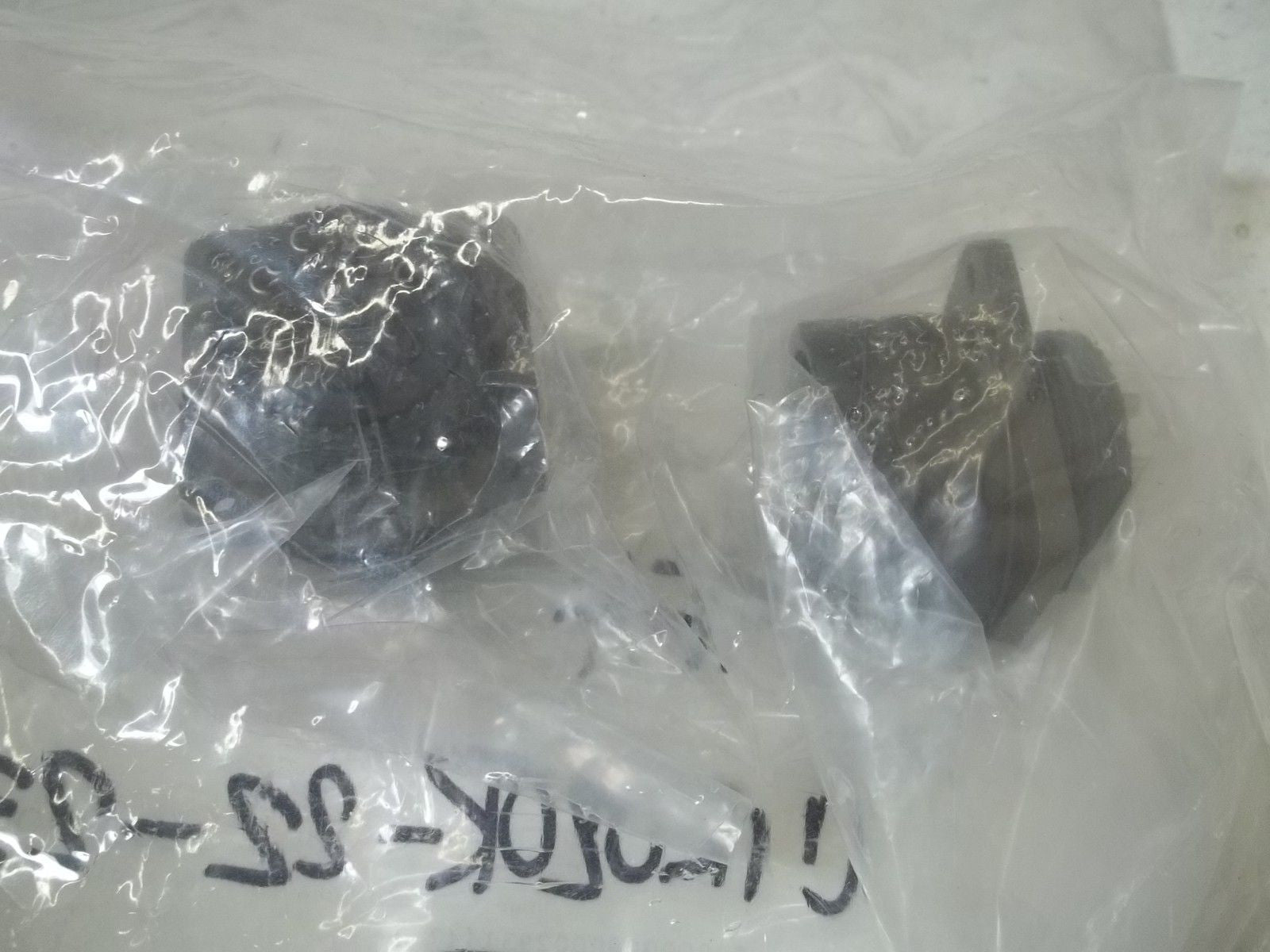 LOT OF 2 CIR020R-22-23S CONNECTOR *NEW NO BOX*