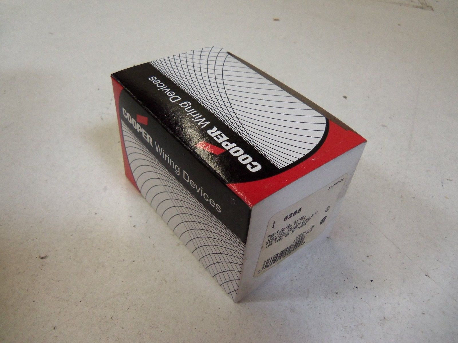 COOPER ANGLE PLUG 6265 *NEW IN BOX*