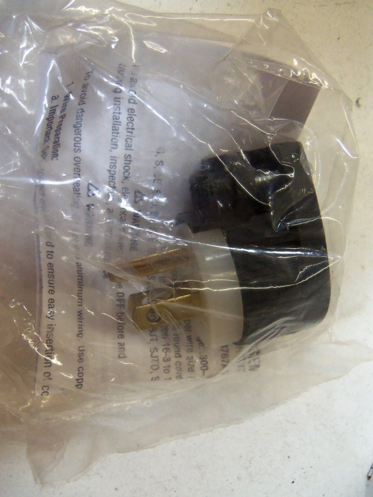 COOPER ANGLE PLUG 6265 *NEW IN BOX*