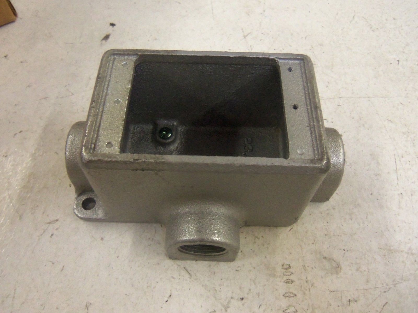 LOT OF 2 COOPER FDCT2 CONDUIT *NEW IN BOX*