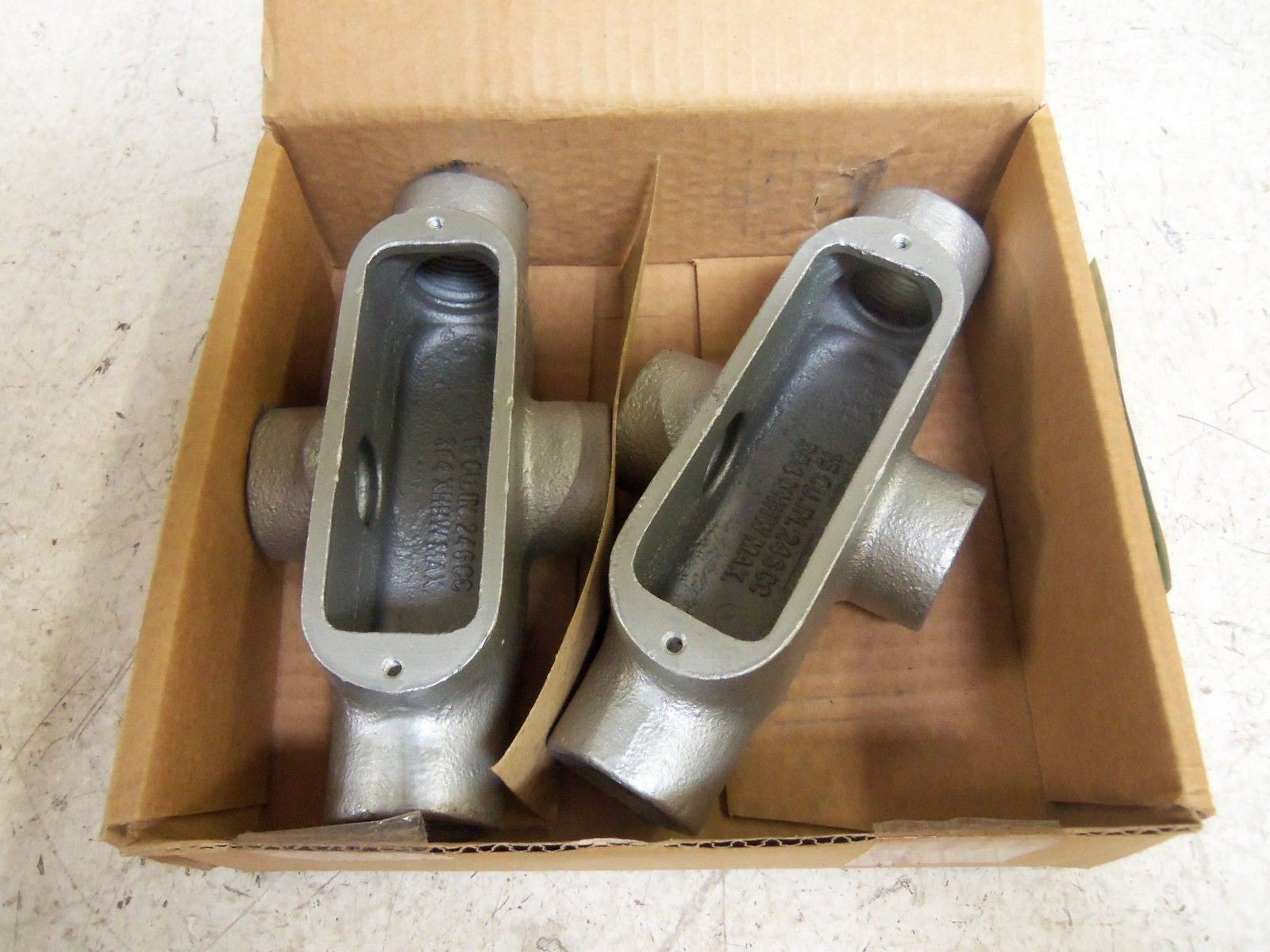 LOT OF 2 CROUSE-HINDS FS252 CONDUIT *NEW IN BOX*