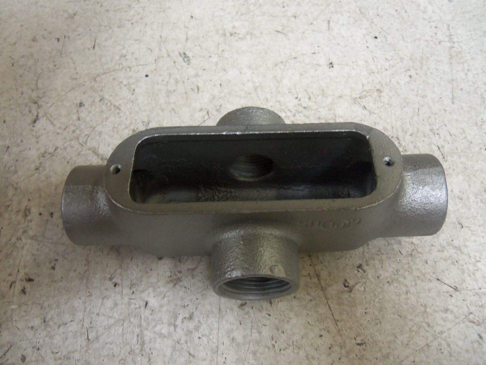 LOT OF 2 CROUSE-HINDS FS252 CONDUIT *NEW IN BOX*