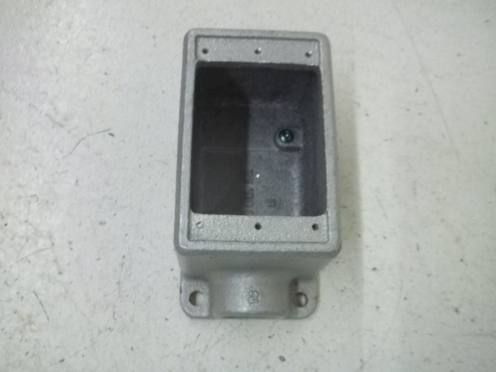 LOT OF 2 CROUSE-HINDS FD2 SINGLE GANG BOX *NEW IN BOX*