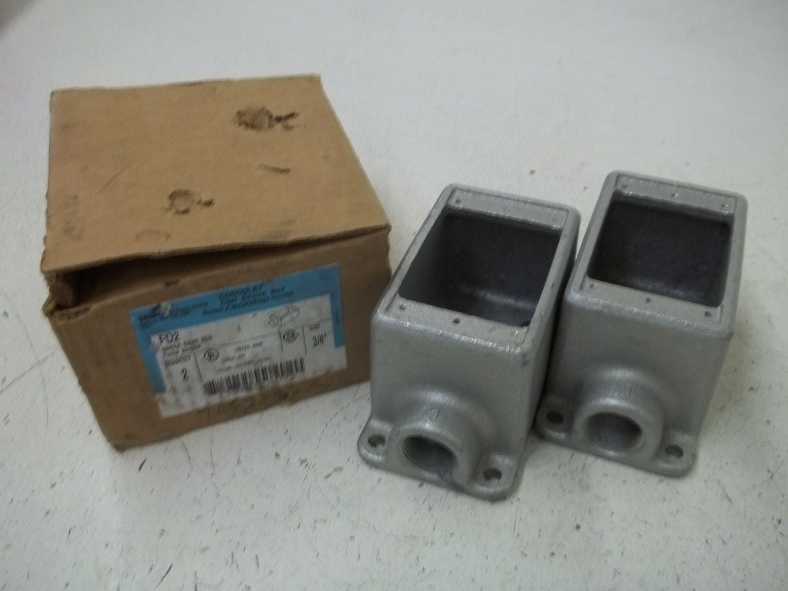 LOT OF 2 CROUSE-HINDS FD2 SINGLE GANG BOX *NEW IN BOX*