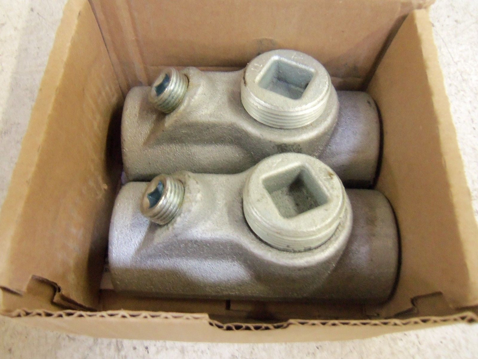 LOT OF 2 CROUSE-HINDS EYS41 CONDUIT *NEW IN BOX*