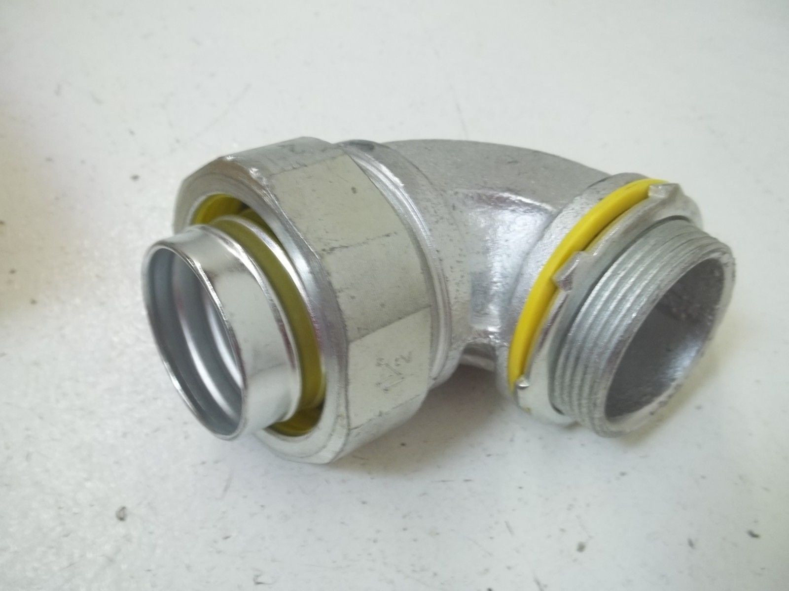 LOT OF 2 CROUSE-HINDS LT15090 90-DEGREE ANGLE MALE CONNECTOR 1-1/2"*NEW IN BOX