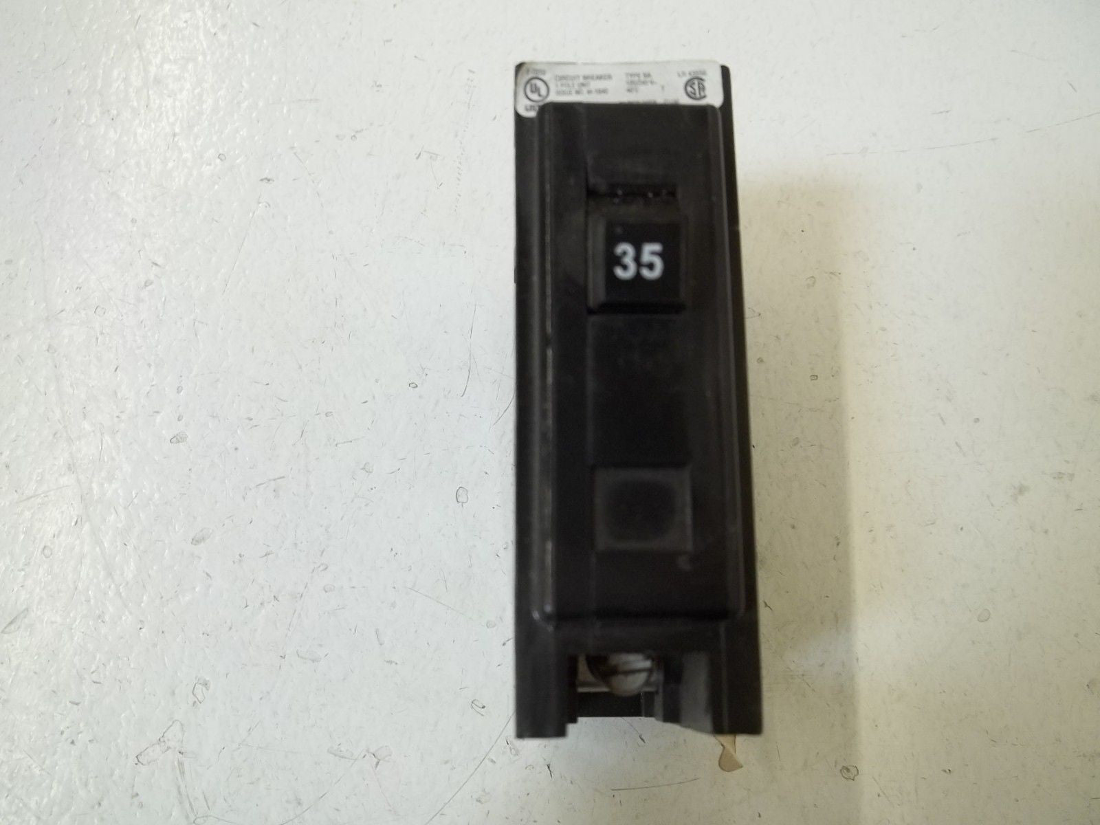 LOT OF 2 CUTLER HAMMER BA135 CIRCUIT BREAKER *USED*