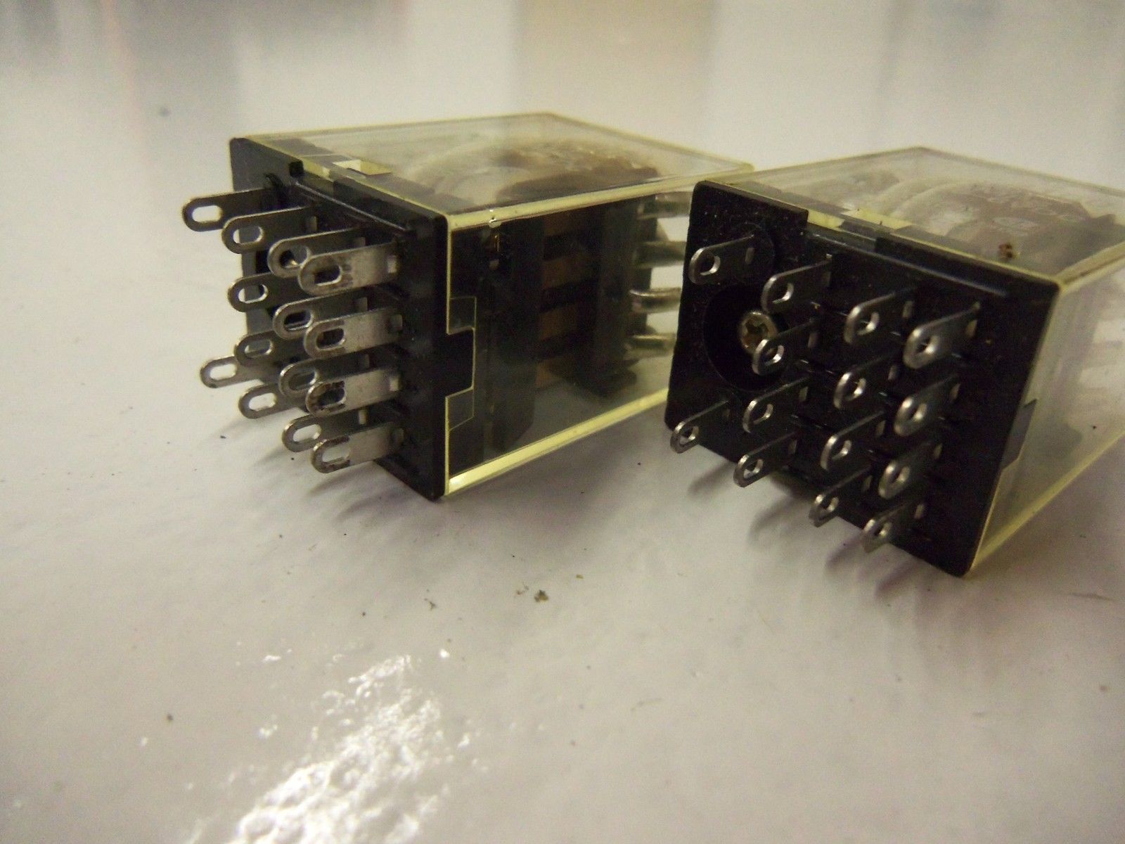 LOT OF 2 ECG RLY2160 5-6VDC *USED*