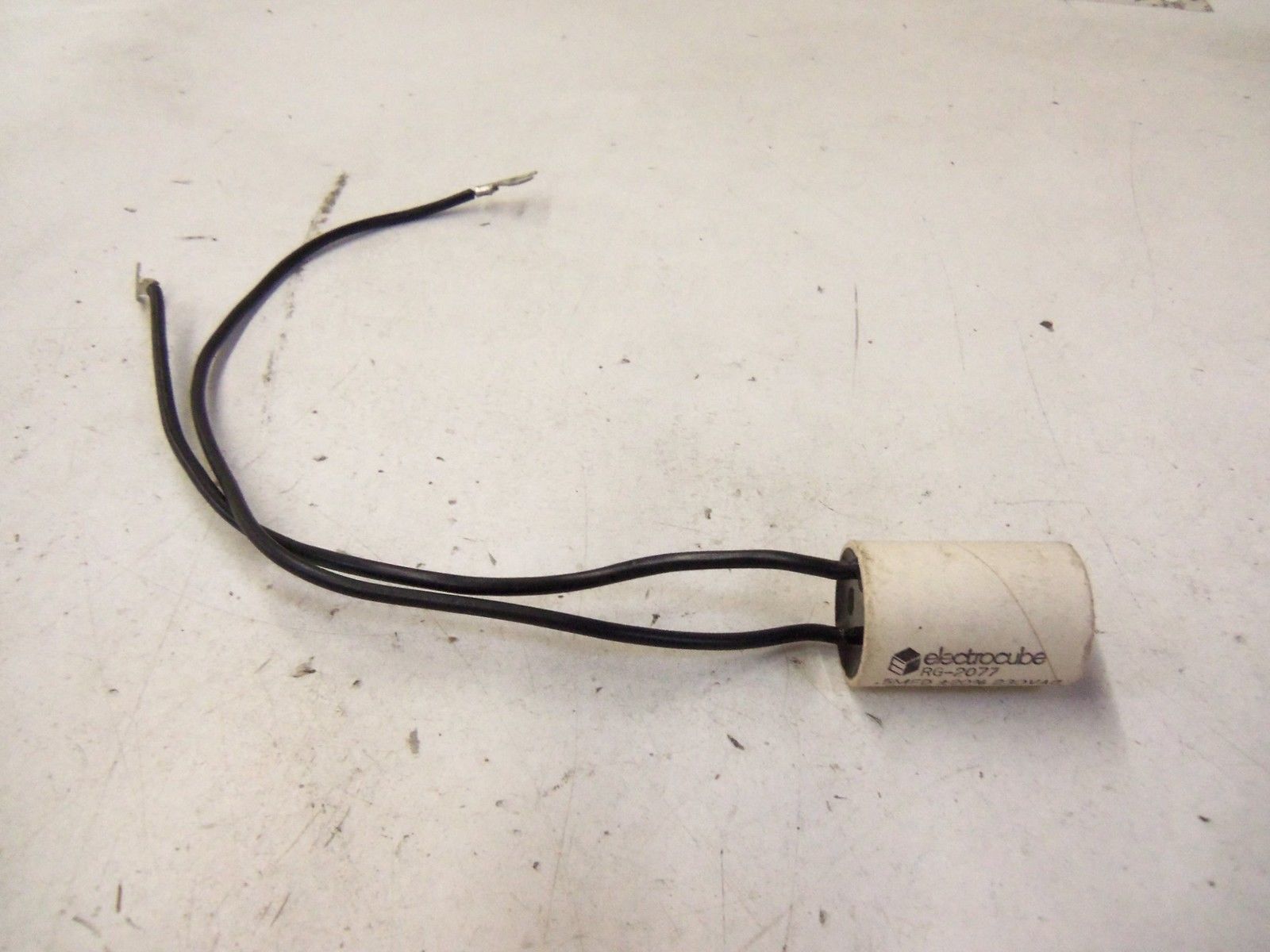 LOT OF 2 ELECTROCUBE RG-2077 CAPACITOR *USED*