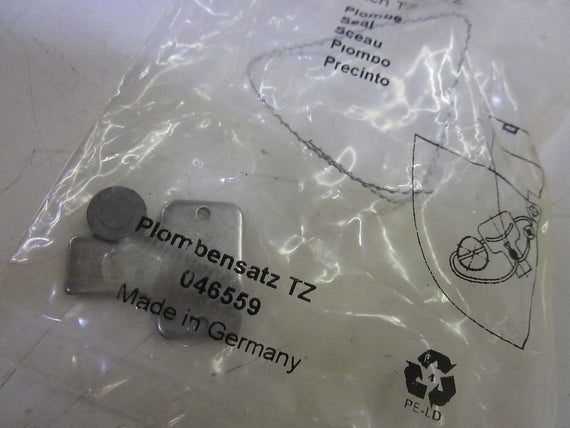 LOT OF 2 EUCHNER 046559 *NEW IN A FACTORY BAG*