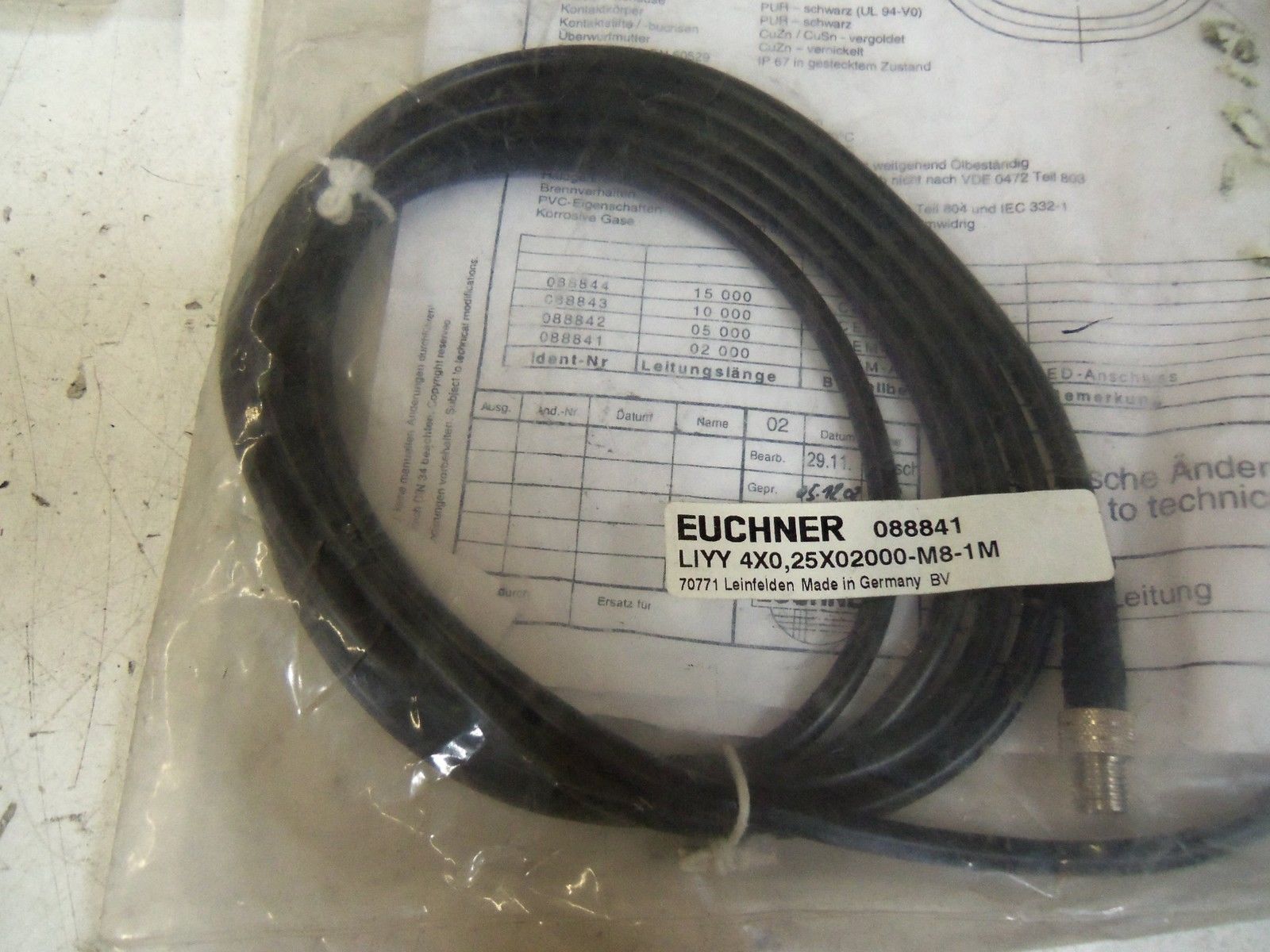 LOT OF 2 EUCHNER LIYY 4X0,25X02000-M8-1M *NEW IN BAG*