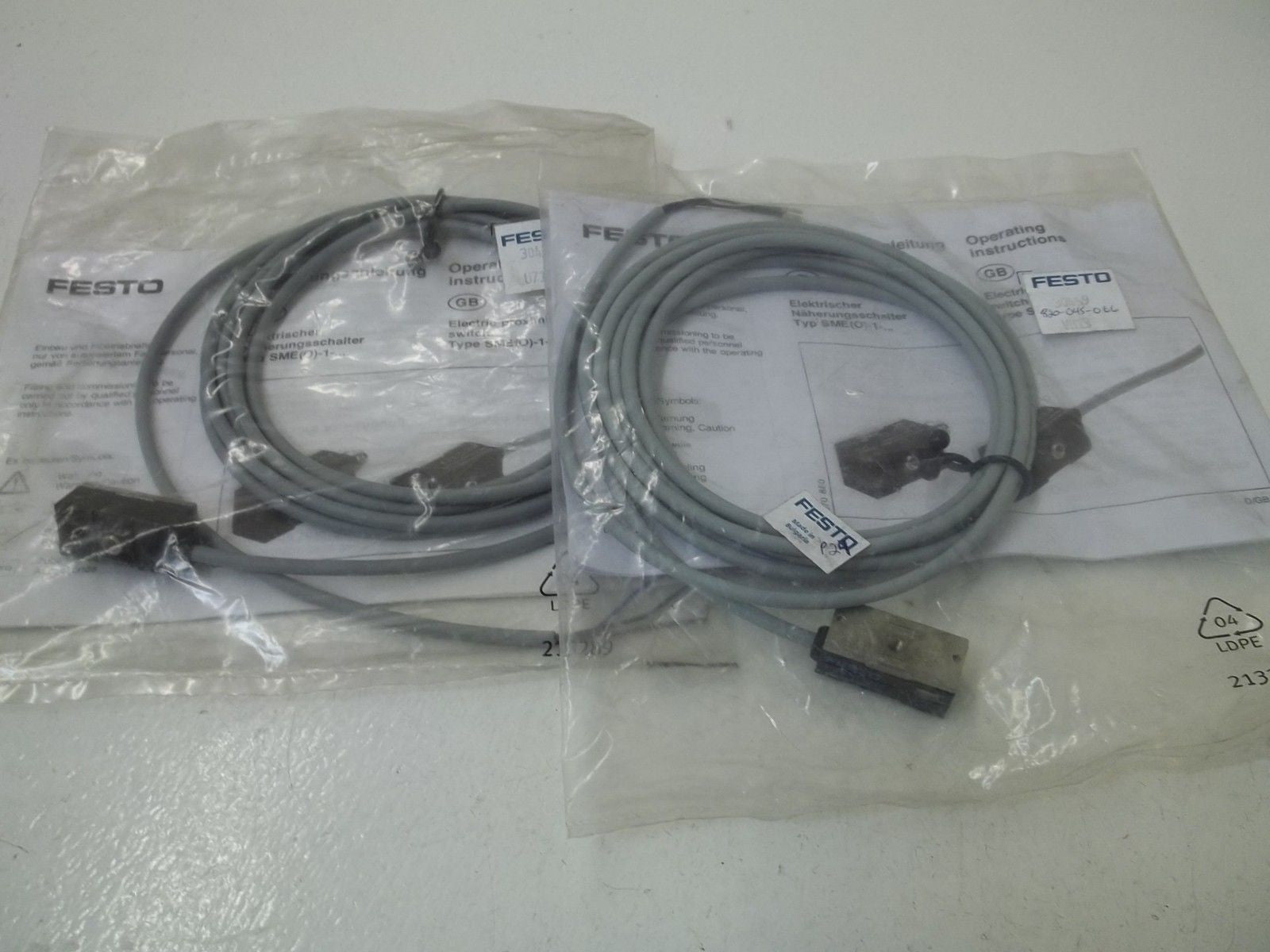 LOT OF 2 FESTO SMEO-1-LED-24B PROXIMITY SENSOR SWITCH *NEW IN A FACTORY BAG*