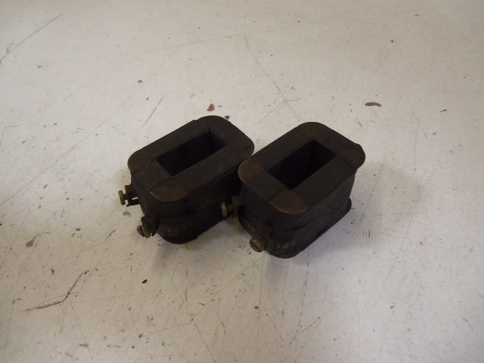 LOT OF 2 GENERAL ELECTRIC COIL 22D82G204 440V *USED*