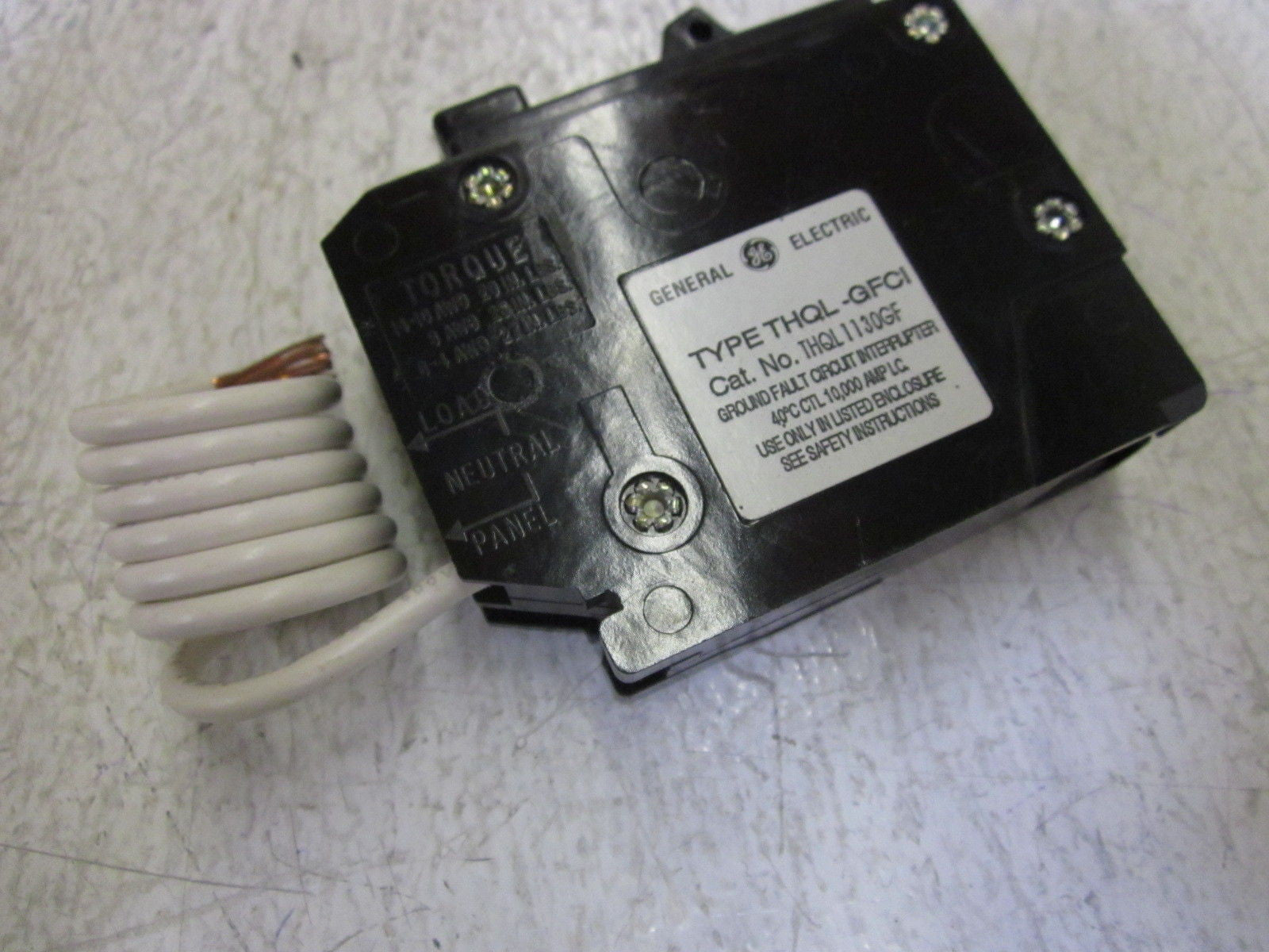 LOT OF 2 GENERAL ELECTRIC THQL1130GF 120V CIRCUIT BREAKER *NEW IN BOX*