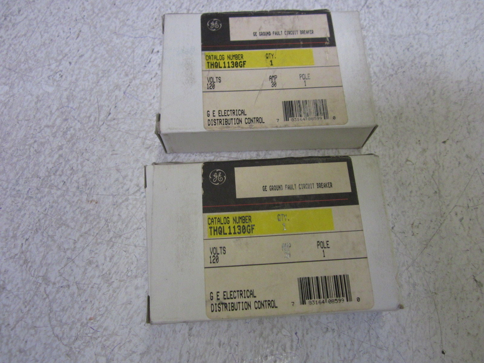 LOT OF 2 GENERAL ELECTRIC THQL1130GF 120V CIRCUIT BREAKER *NEW IN BOX*