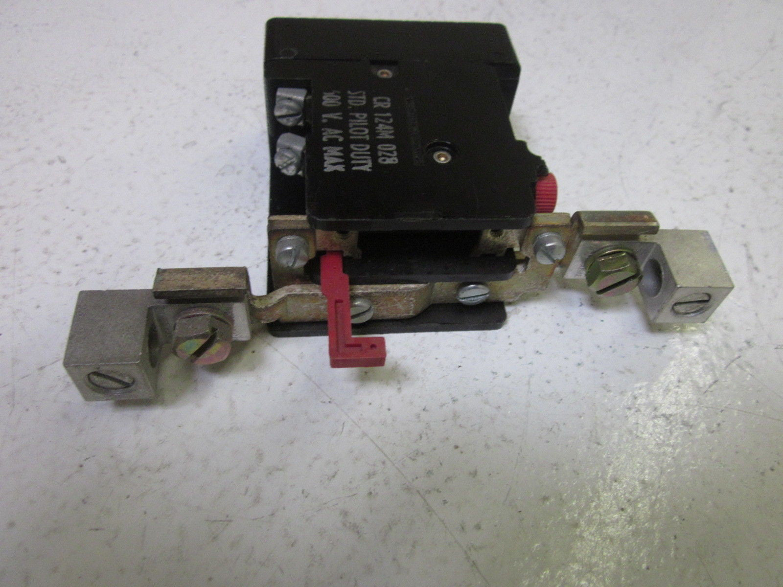 LOT OF 2 GENERAL ELECTRIC CR 124M 028 *USED*