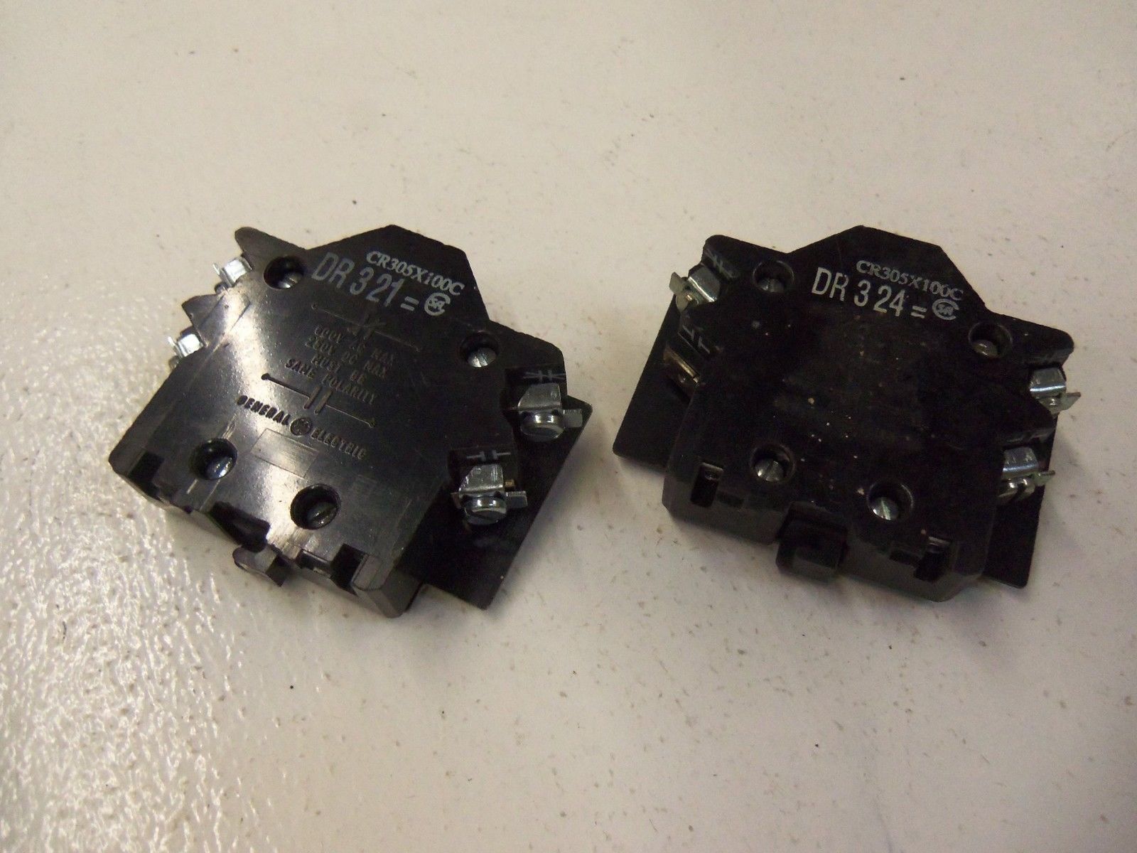 LOT OF 2 GENERAL ELECTRIC CR305X100C 600V *USED*
