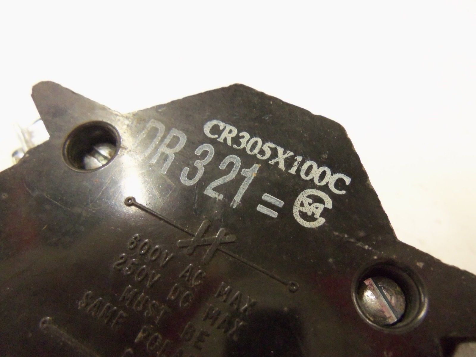 LOT OF 2 GENERAL ELECTRIC CR305X100C 600V *USED*