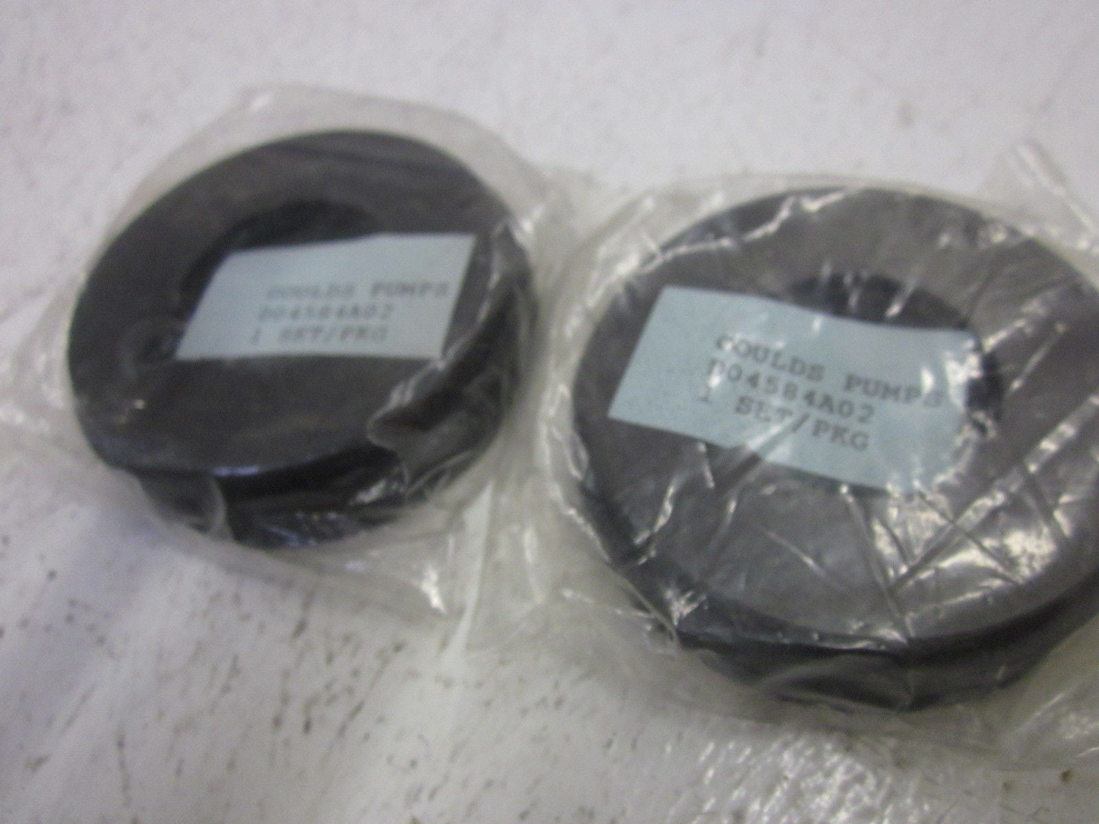 LOT OF 2 GOULDS PUMPS D04584A02 *NEW NO BOX*