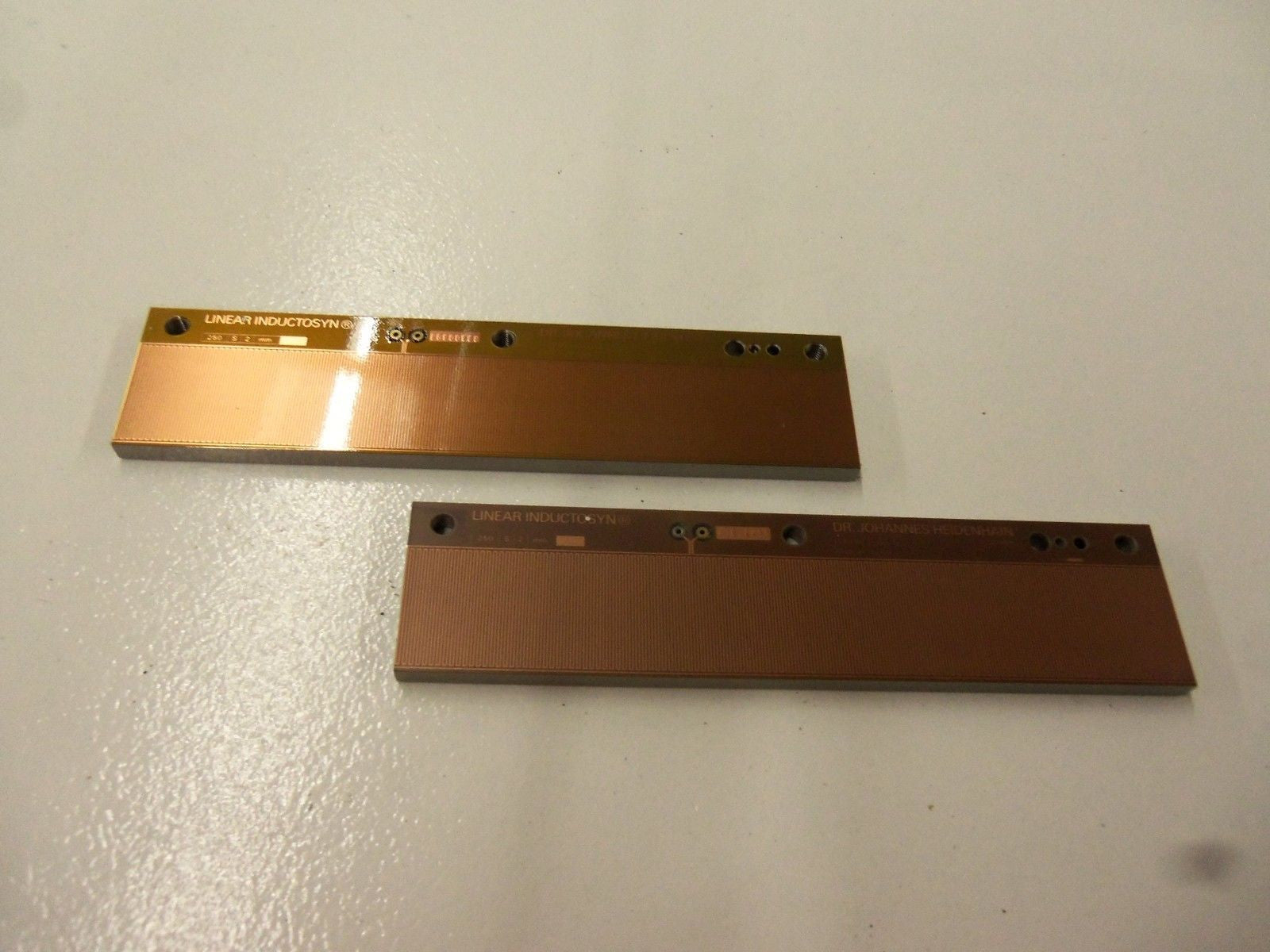 LOT OF 2 HEIDENHAIN D83301 *NEW NO BOX*