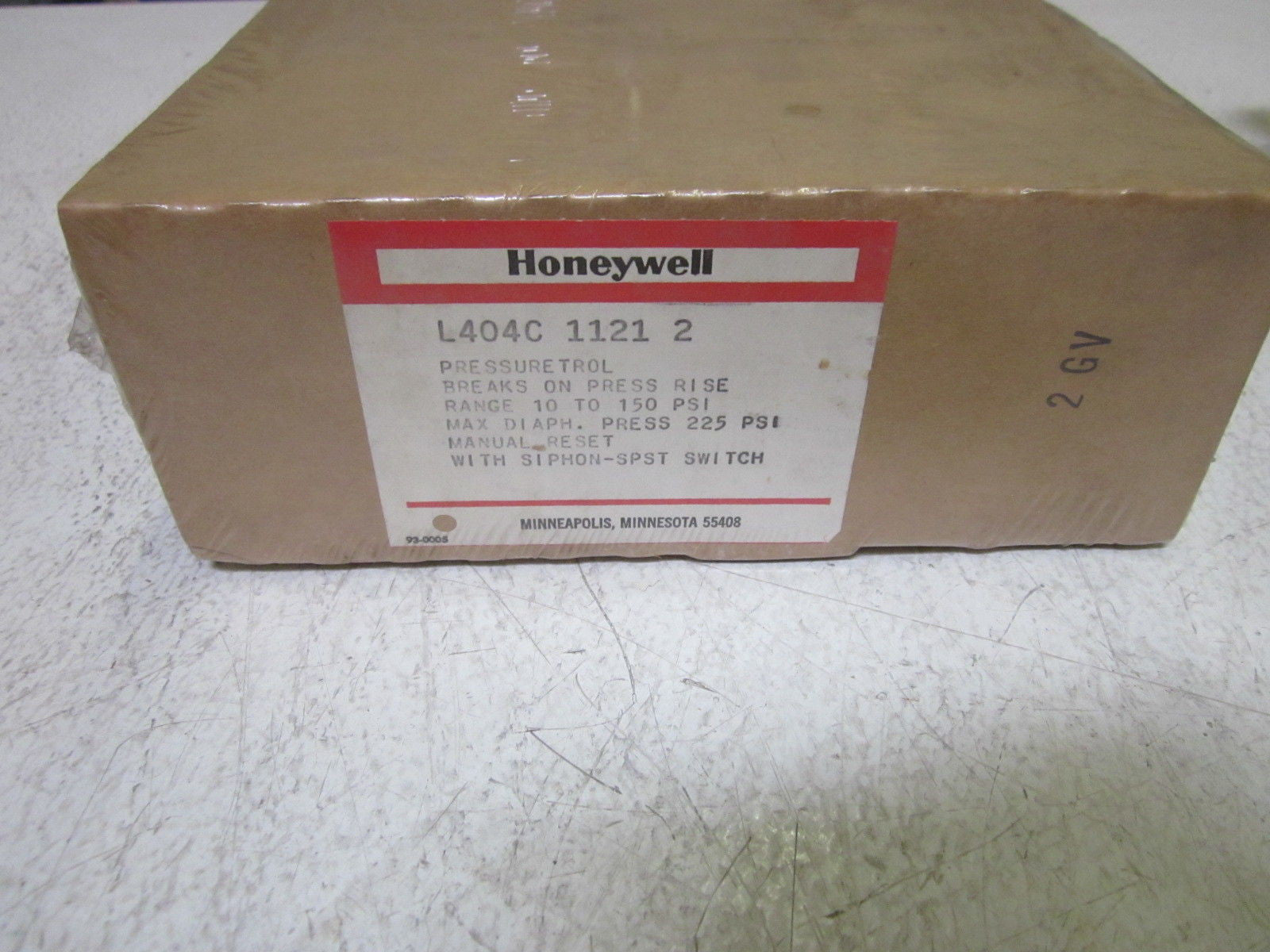 HONEYWELL L404C 1121 2 PRESSURETROL *NEW IN ORIGINAL BOX*