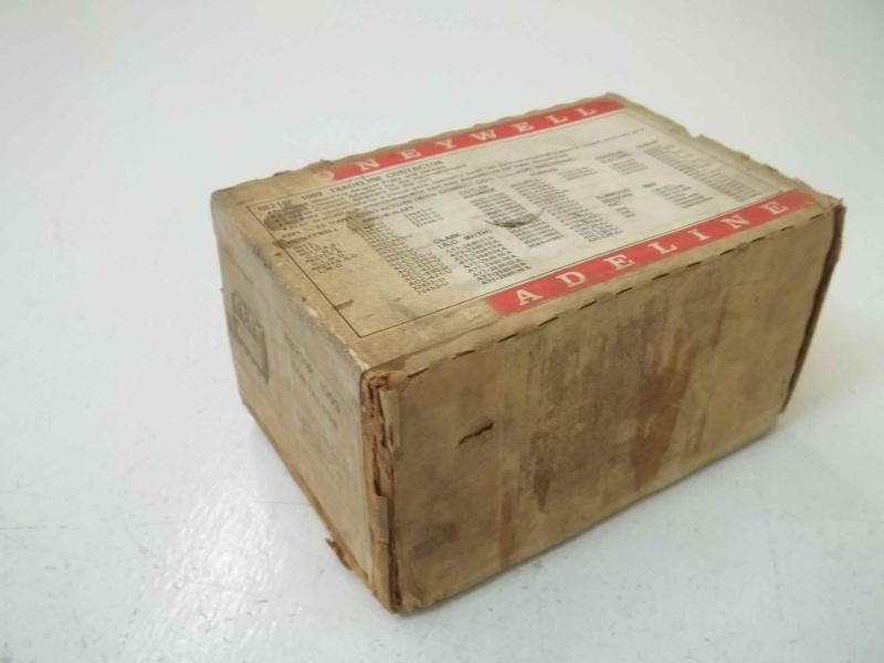 LOT OF 2 HONEYWELL R8214P 1009 CONTACTOR *NEW IN BOX*