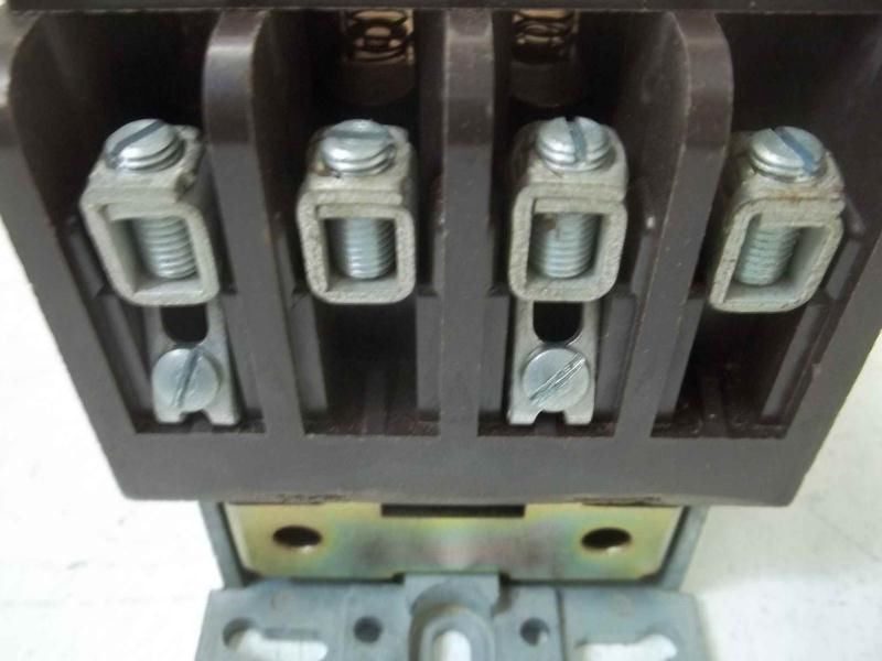 LOT OF 2 HONEYWELL R8214P 1009 CONTACTOR *NEW IN BOX*