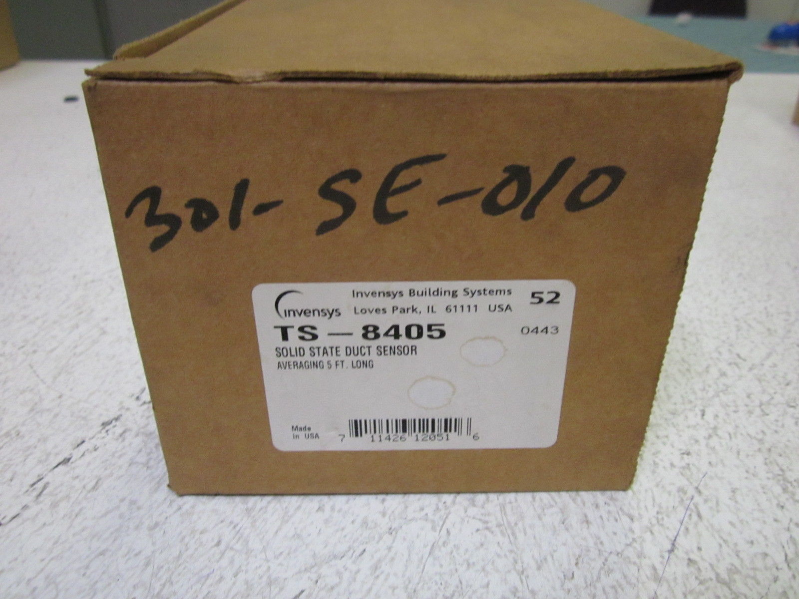 LOT OF 2 INVENSYS TS-8405 SOLID STATE DUCT SENSOR 5FT. LONG *NEW IN BOX*