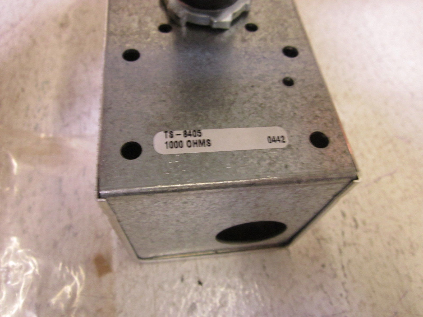LOT OF 2 INVENSYS TS-8405 SOLID STATE DUCT SENSOR 5FT. LONG *NEW IN BOX*