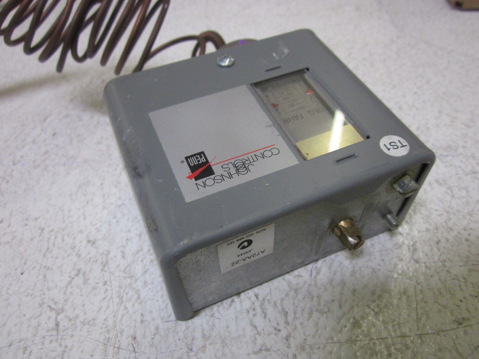 LOT OF 2 JOHNSON CONTROLS A72AA-22 *USED*