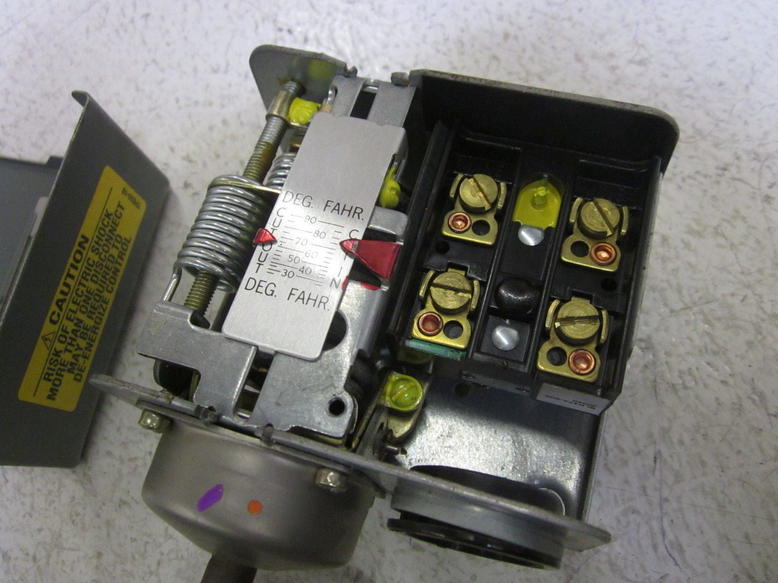 LOT OF 2 JOHNSON CONTROLS A72AA-22 *USED*