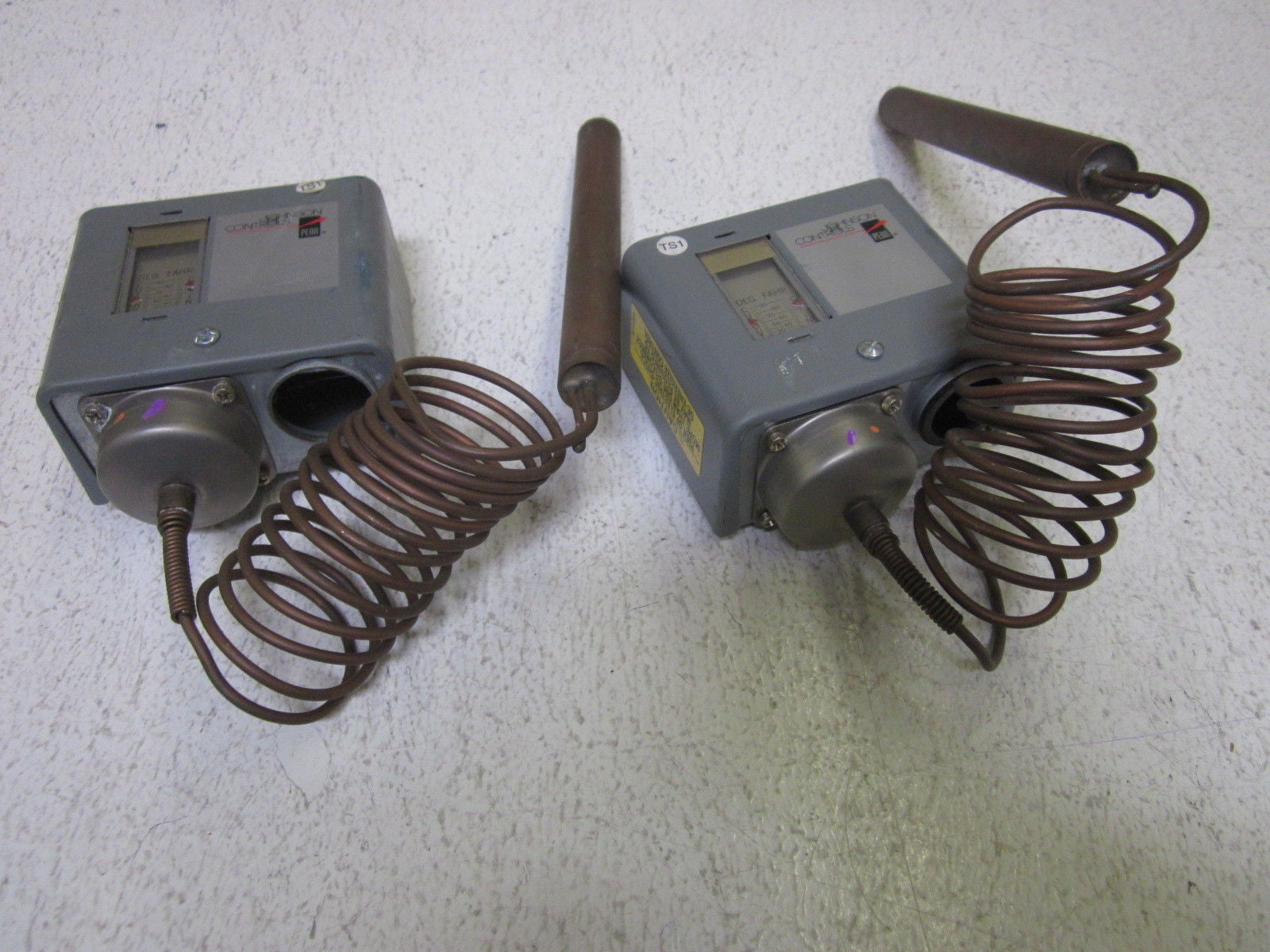 LOT OF 2 JOHNSON CONTROLS A72AA-22 *USED*