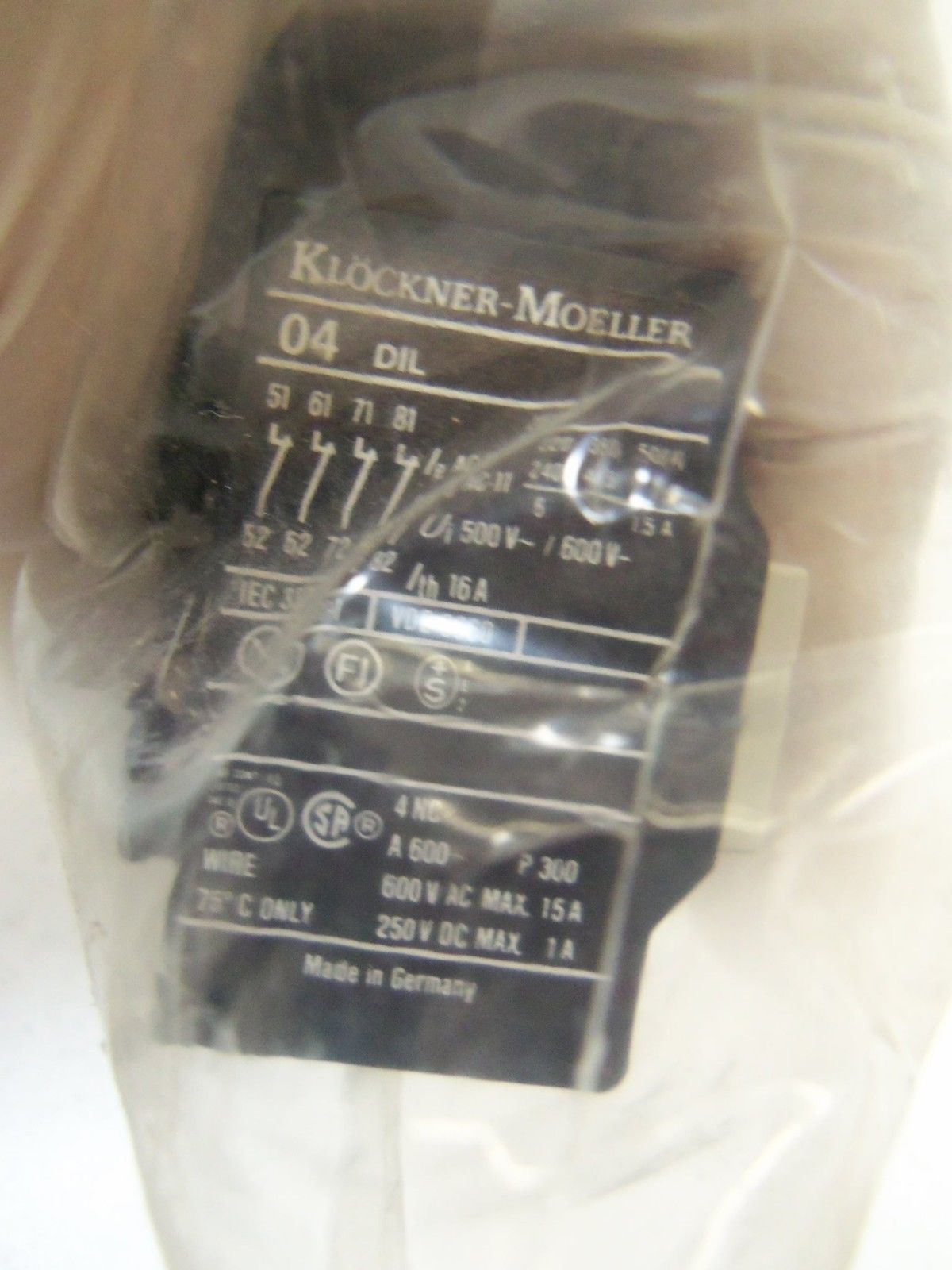 LOT OF 2 KLOCKNER MOELLER 04 DIL *NEW NO BOX*