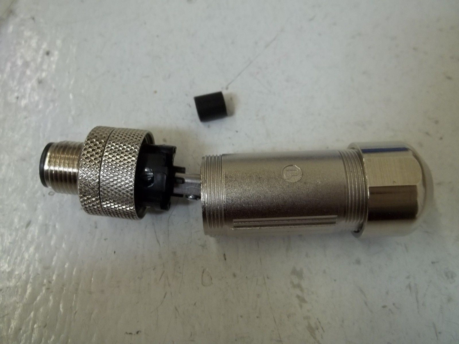 LOT OF 2 LUMBERG AUTOMATION 0976PMC101 CONNECTOR *NEW NO BOX*