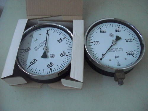 LOT OF 2 MCDANIEL CONTROLS PRESSURE GAUGE AB40825 *NEW IN BOX*