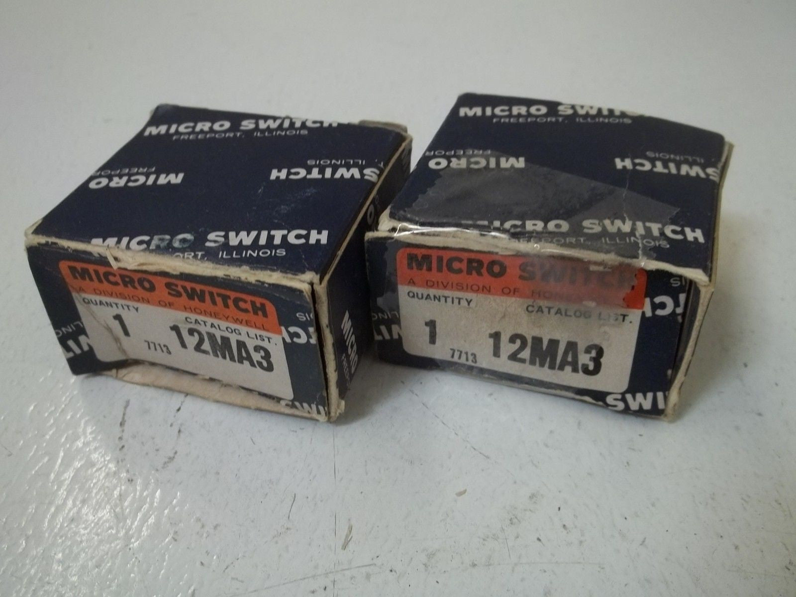 LOT OF 2 MICROSWITCH 12MA3 *NEW IN BOX*