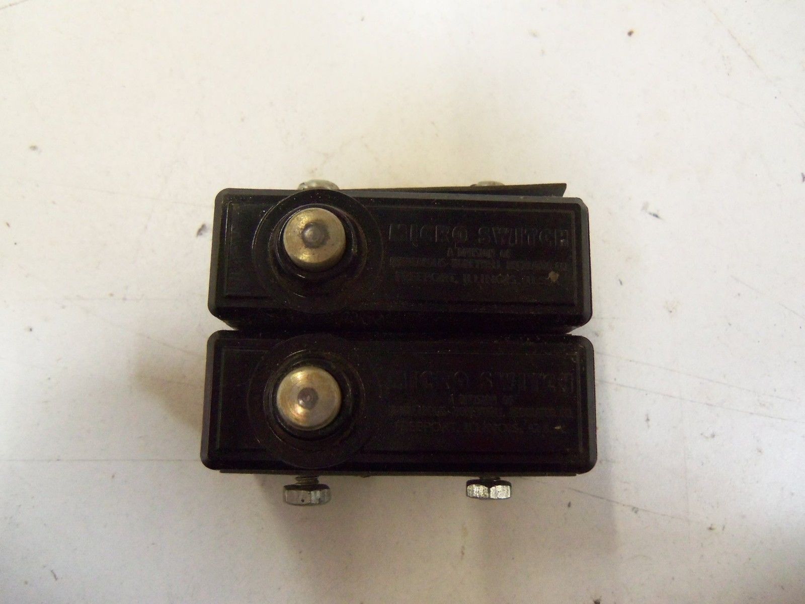 LOT OF 2 MICROSWITCH BZ-7RD-A2 *USED*