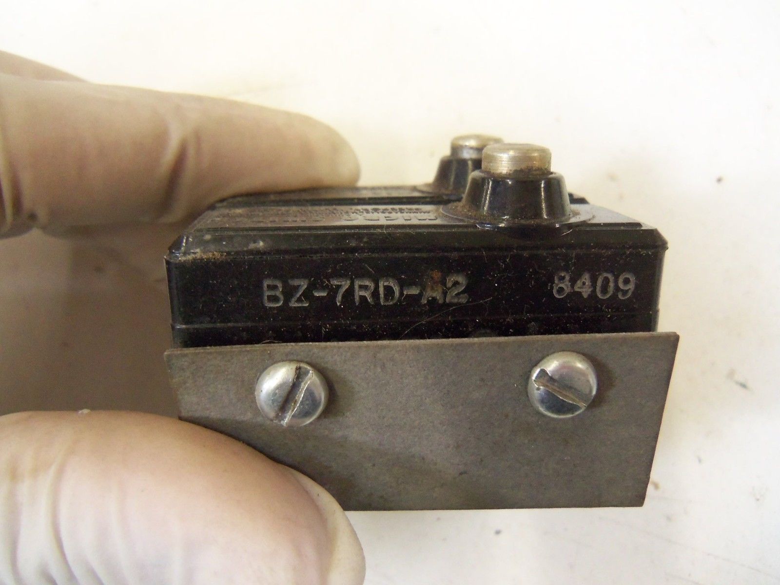 LOT OF 2 MICROSWITCH BZ-7RD-A2 *USED*