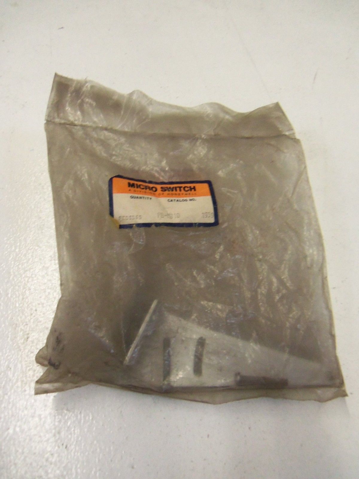 LOT OF 2 MICROSWITCH FE-MB10 *NEW IN BAG*