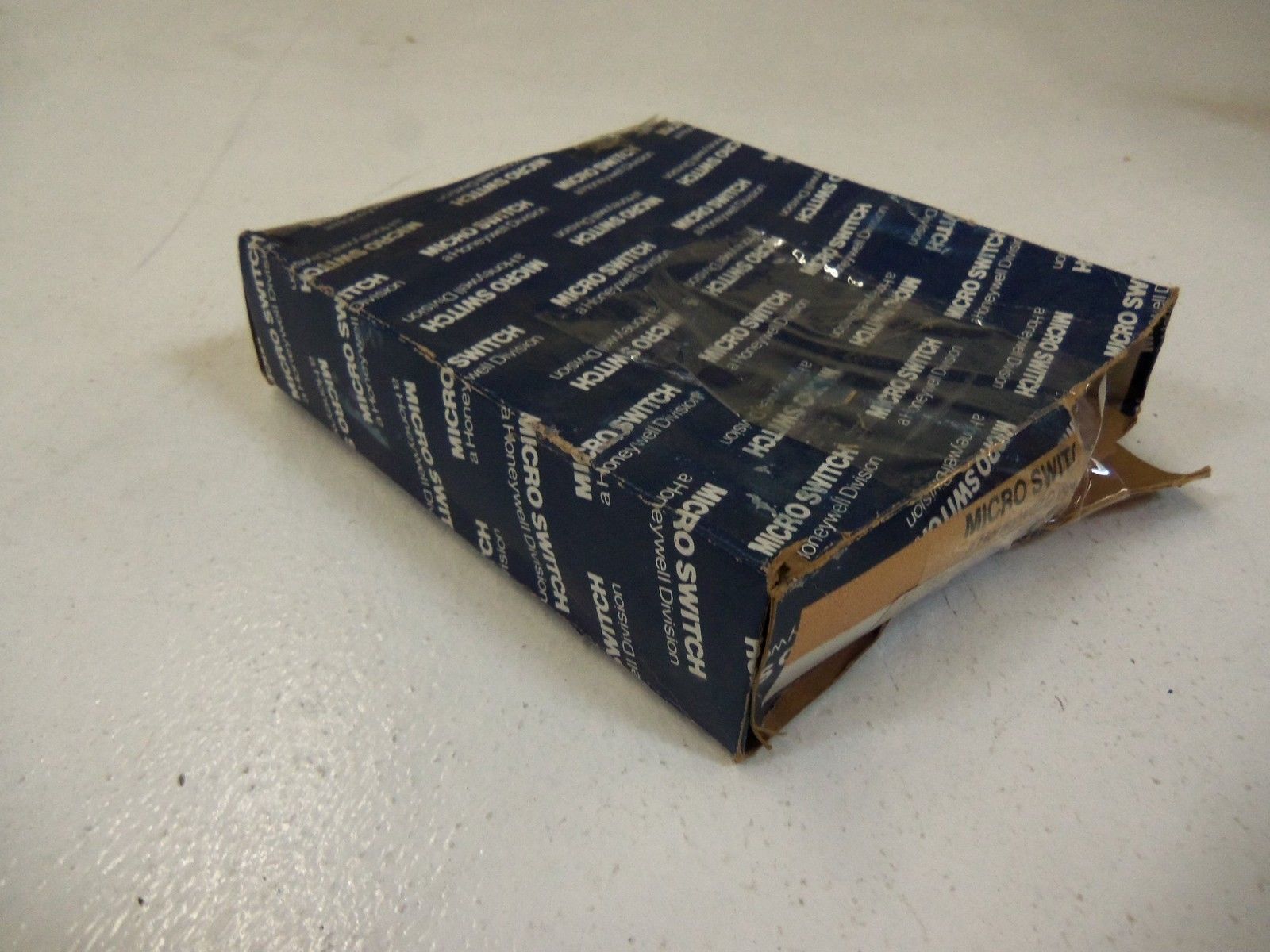 MICROSWITCH FEF-PLT1-L2 FIBER OPTIC CABLE *NEW IN BOX*