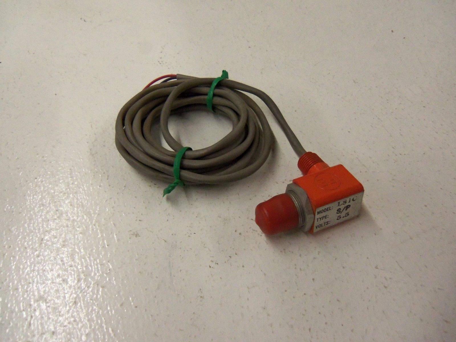 LOT OF 2 MICROSWITCH LS1C *USED*