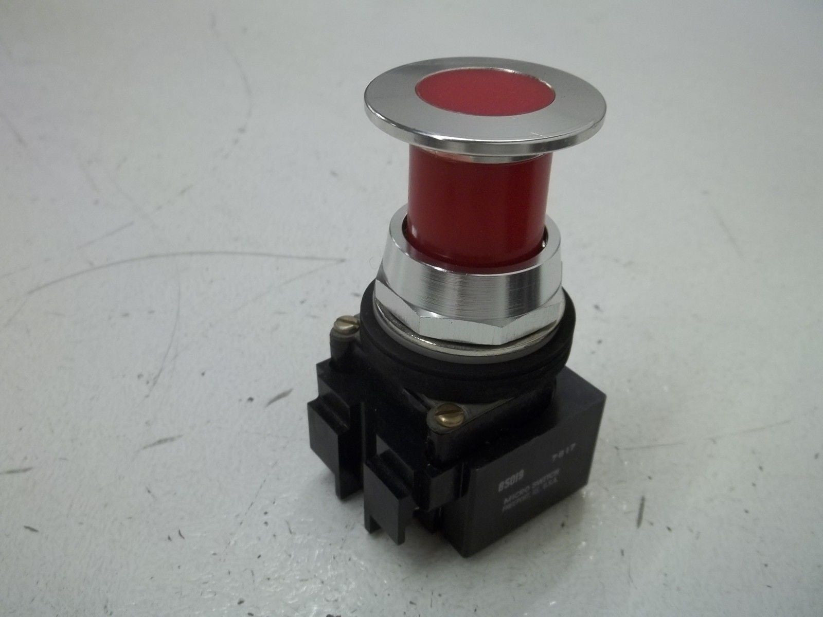 LOT OF 2 MICROSWITCH PTY2103 PUSHBUTTON *NEW IN BOX*