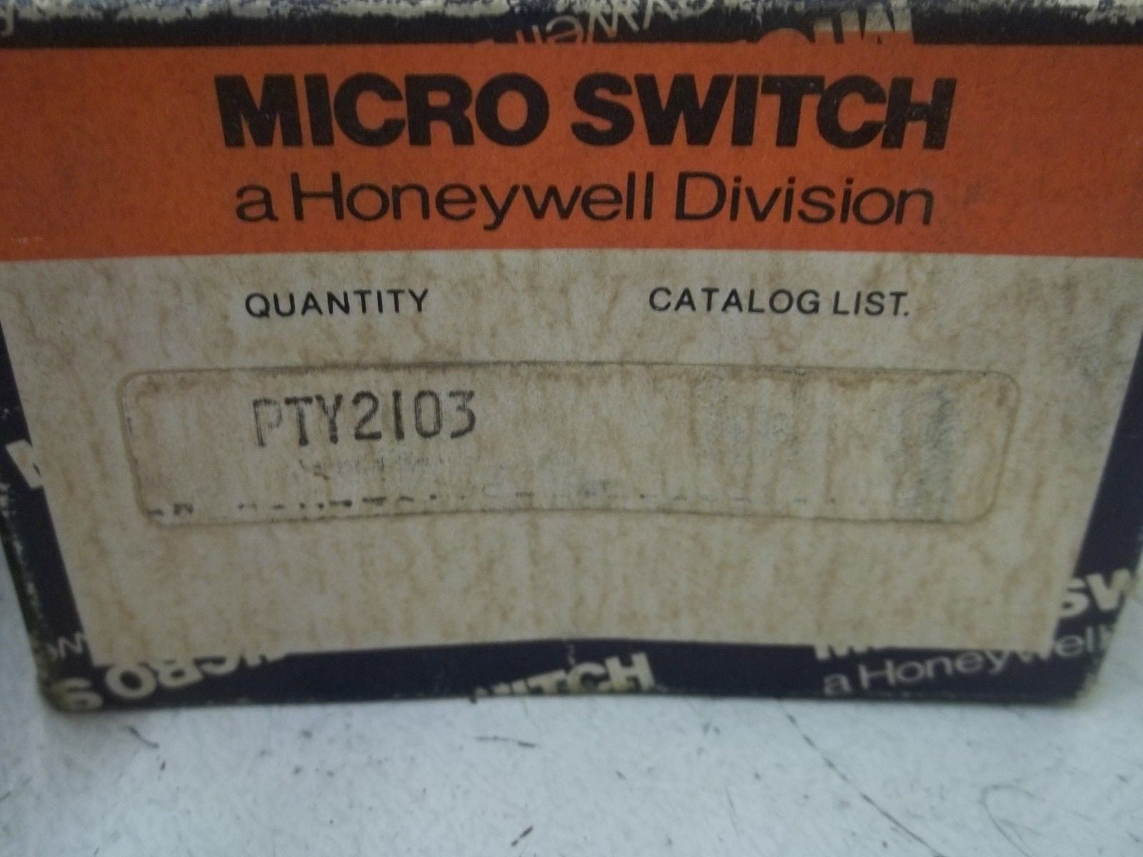 LOT OF 2 MICROSWITCH PTY2103 PUSHBUTTON *NEW IN BOX*