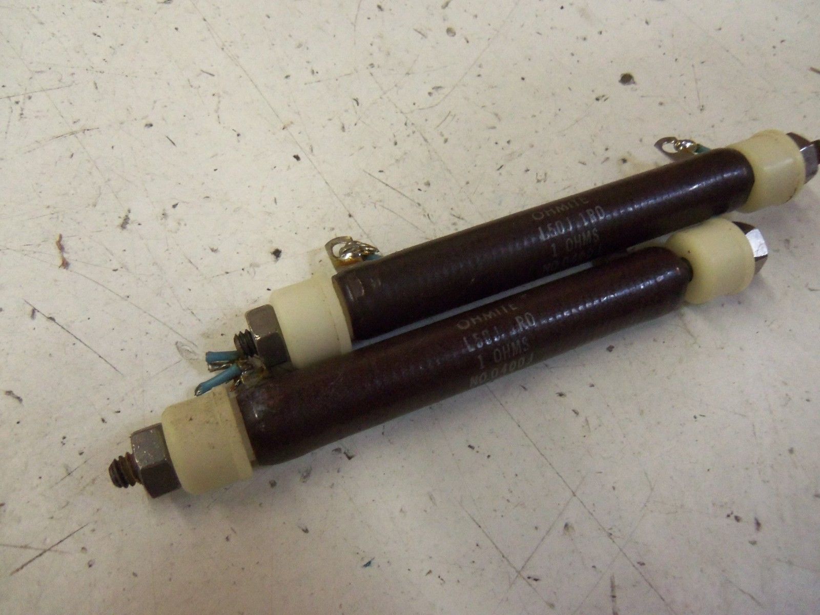 LOT OF 2 OHMITE L50J-1R0 *USED *