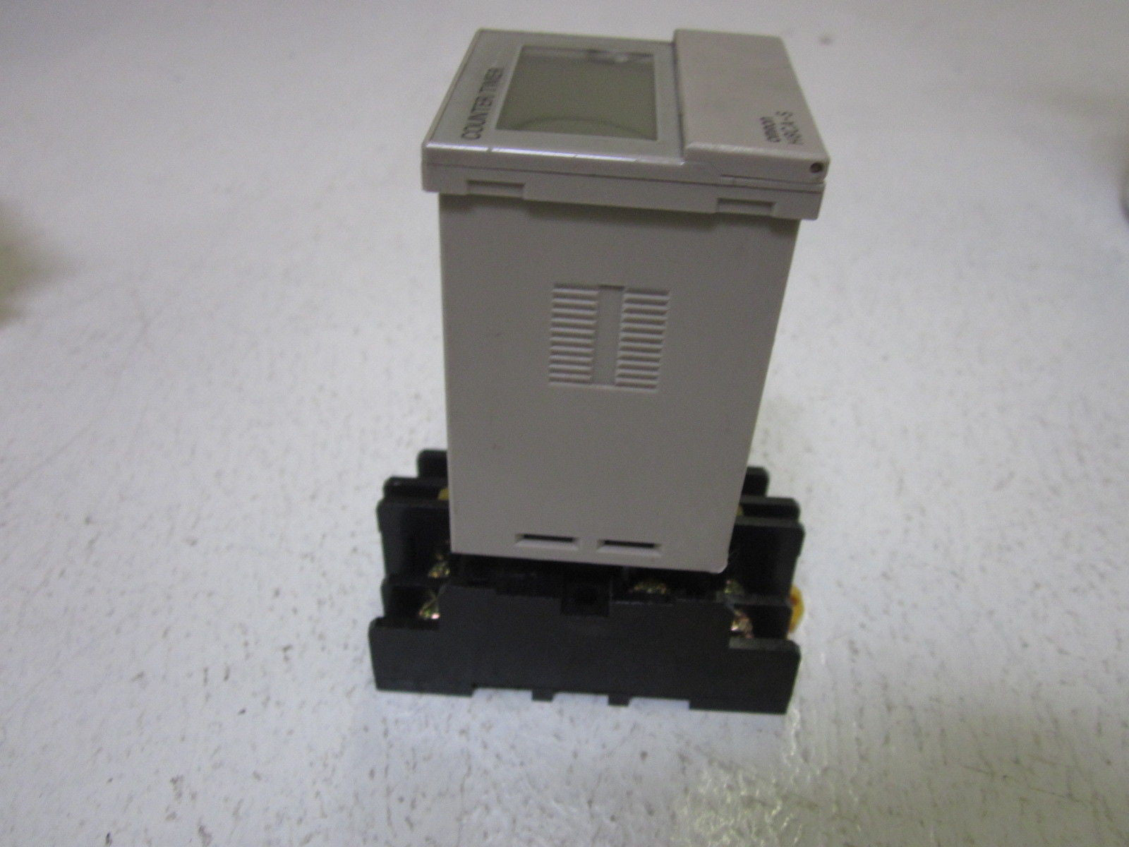 OMRON H8CA-SDHS 120VDC TIMER COUNTER DIGITAL *USED*