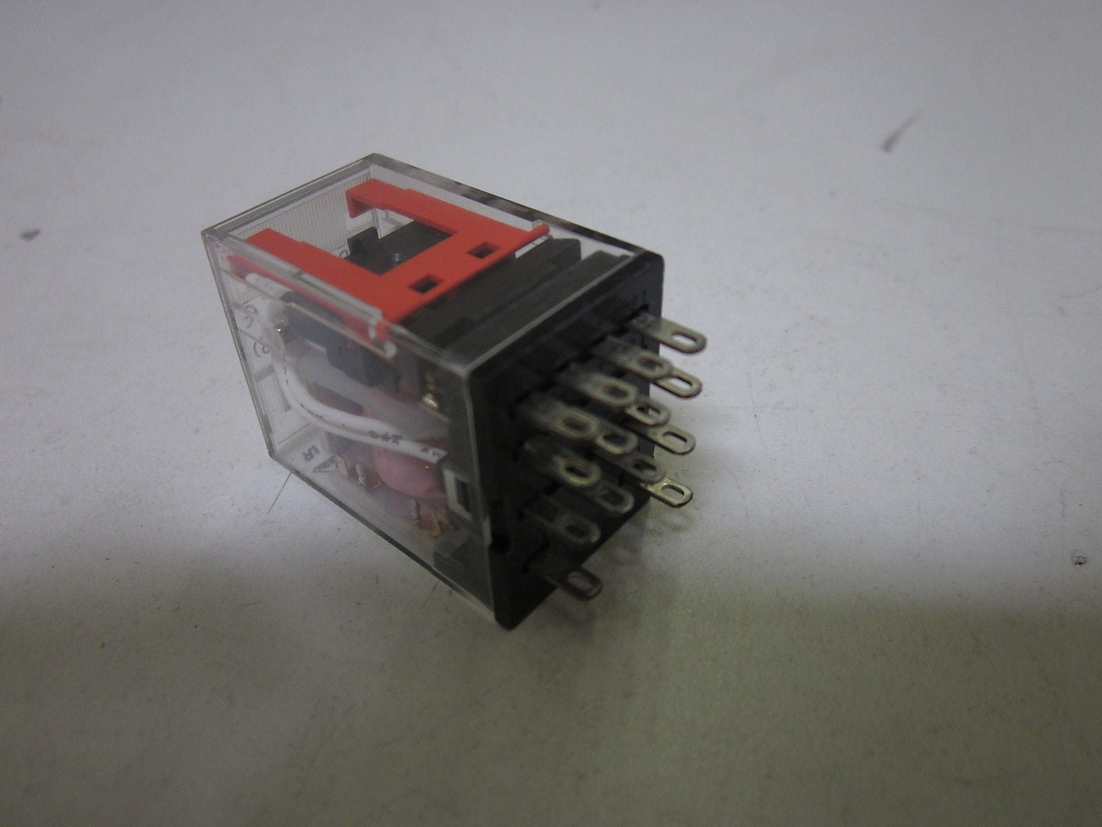 OMRON MY4 RELAY 110/120VAC *NEW NO BOX*